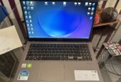 Notebook ASUS semi-novo