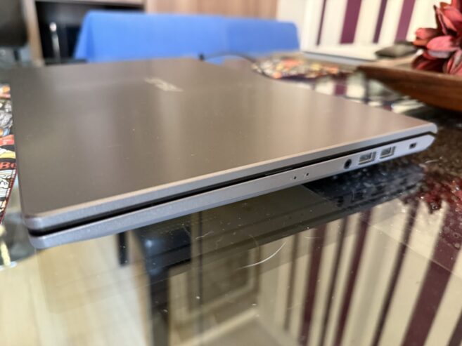 Notebook ASUS semi-novo