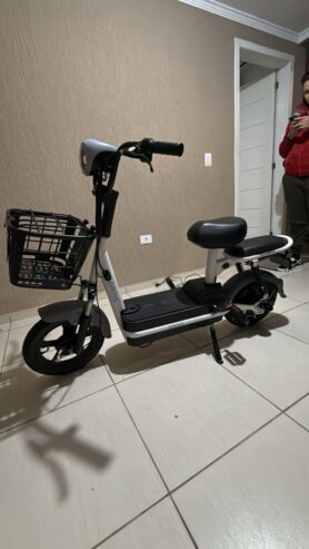 Bicicleta elétrica modelo Scooter