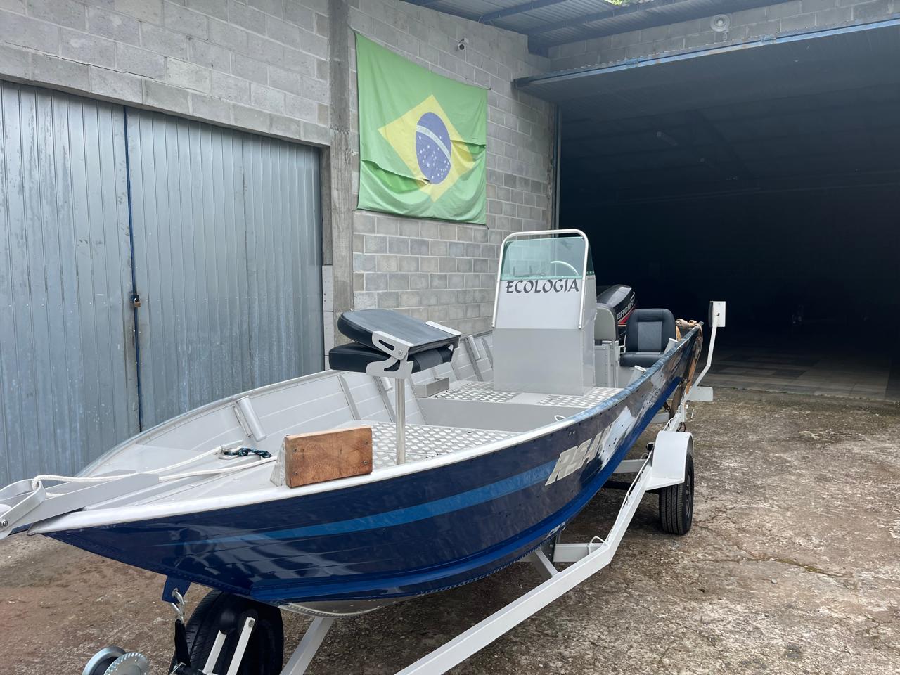 Barco ecologia Fishing 19